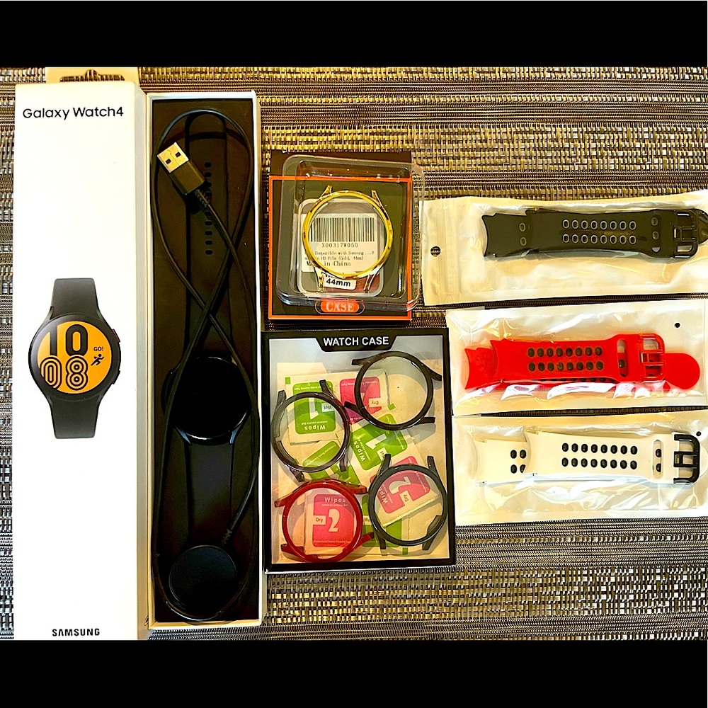 44MM Samsung Galaxy Watch 4 with New Accessories